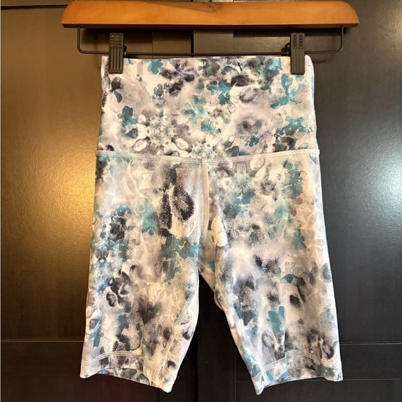 Lululemon Align Shorts 8in - Picture 2 of 5